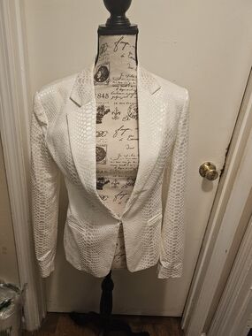 Ark & Co White Embossed Notch-Lapel Blazer